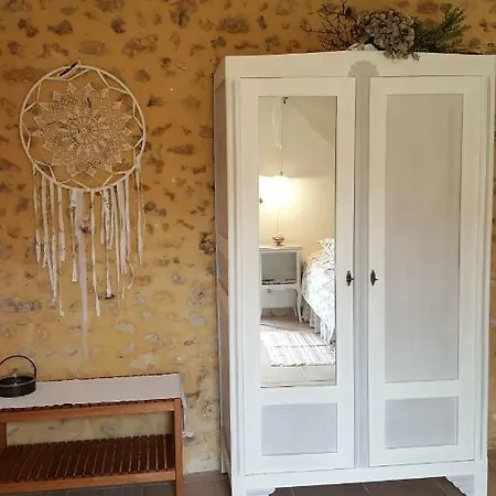 D'hotes La Joubertie B&B